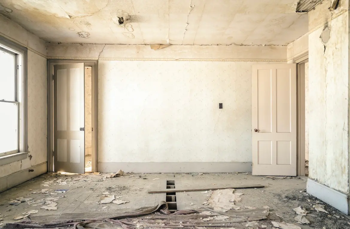 Waste disposal crew managing a cleanout project in Turpin Hills